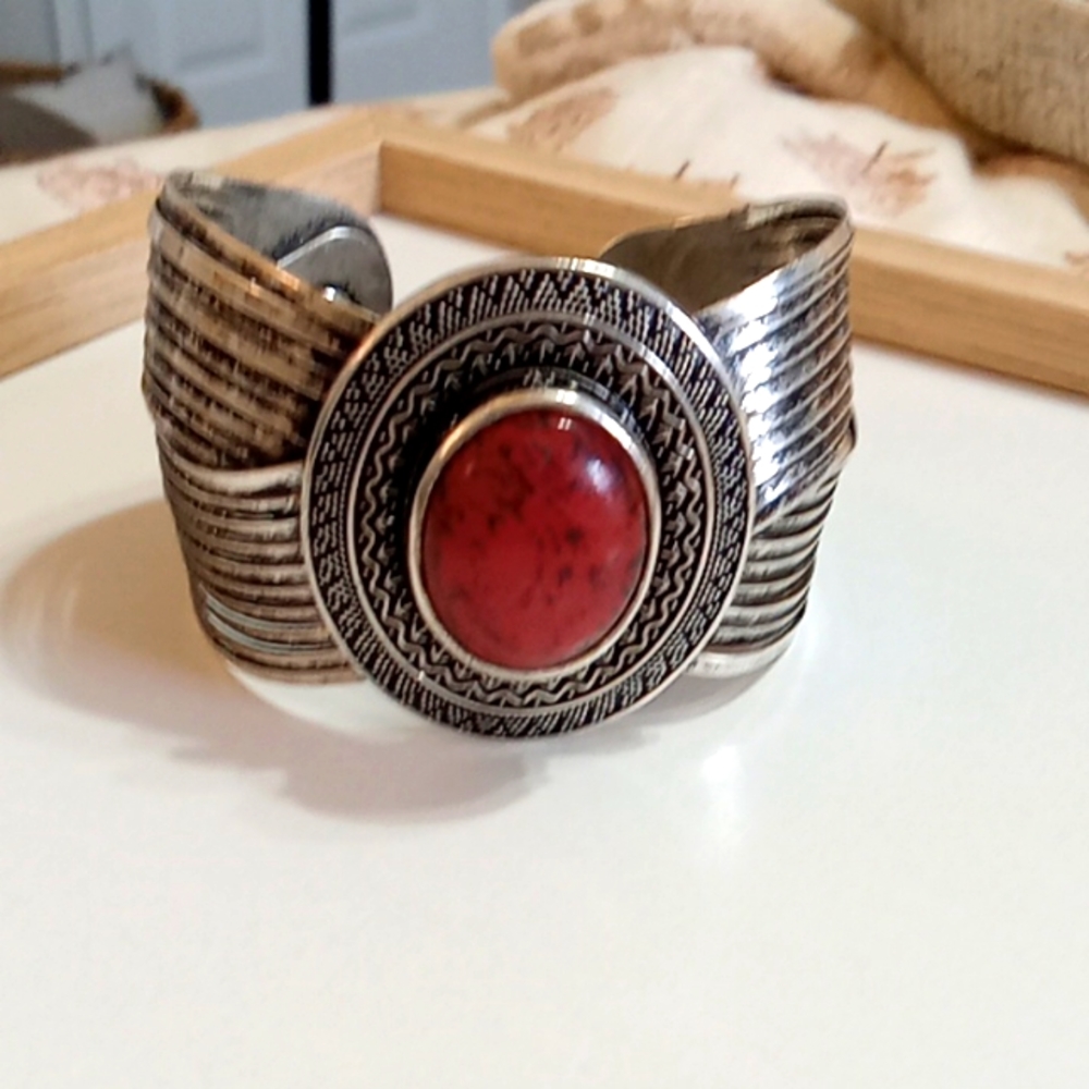 Silver Cuff Bracelet Garnette Colored Stone